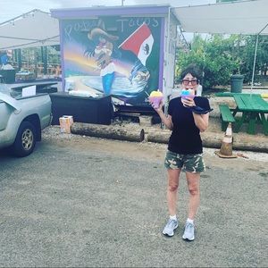 Meet your Posher, Cecelia